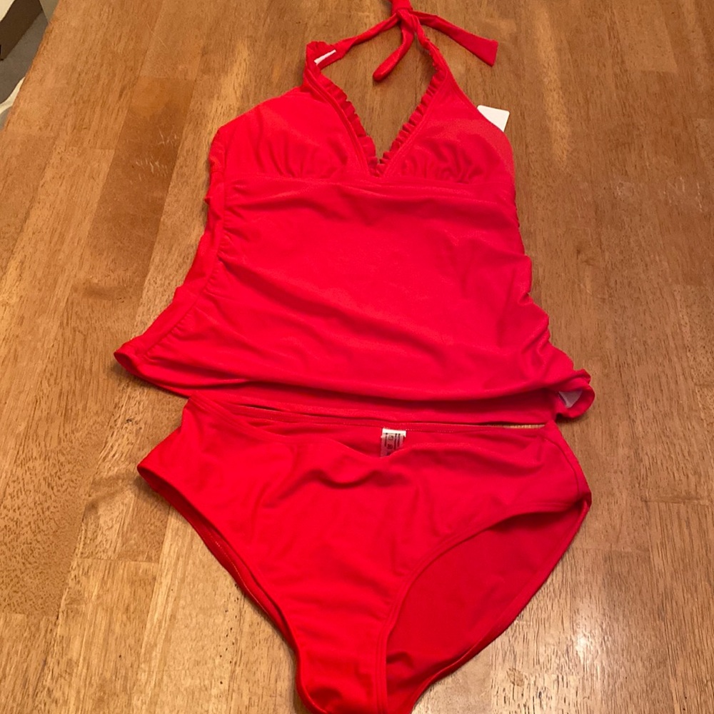 Holipick bright siren red 2 piece halter swin suit NWT very nice size Medium